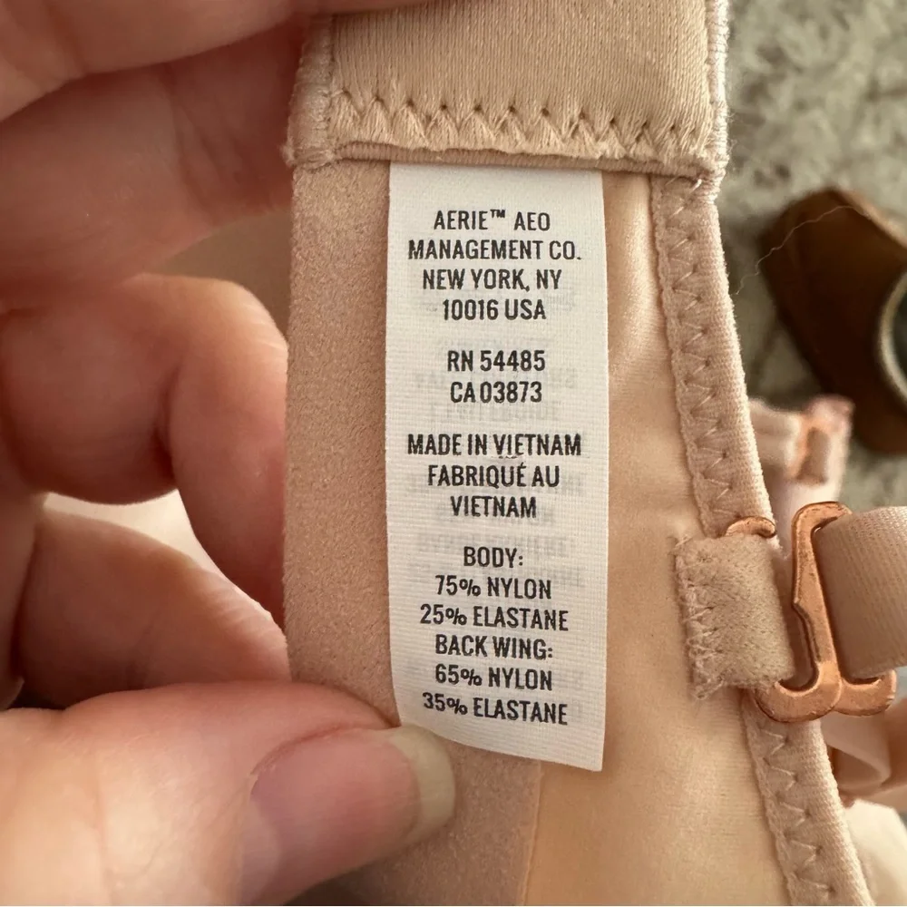 Aerie Real Me Wireless Bra Size 34C Light Beige Nude Comfort Convertible Straps